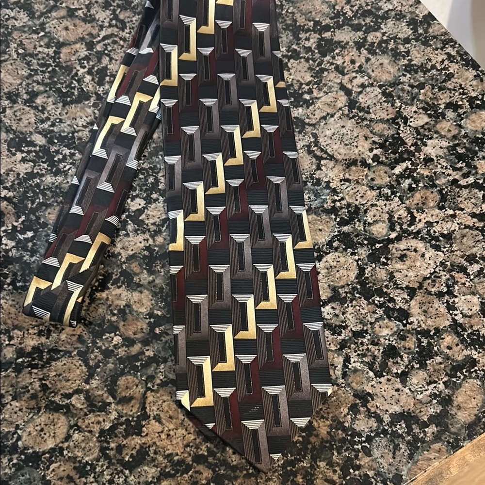 Covington Link design tie